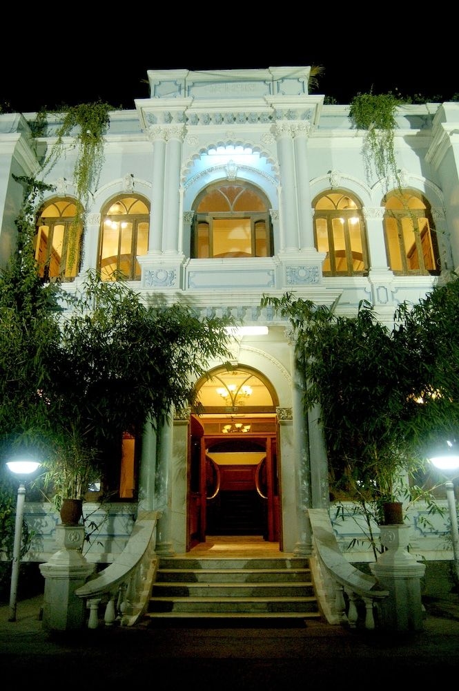 Hotel Aram0