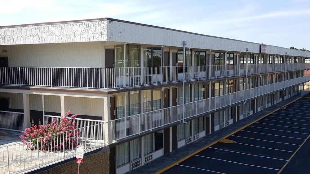 Regency Inn0