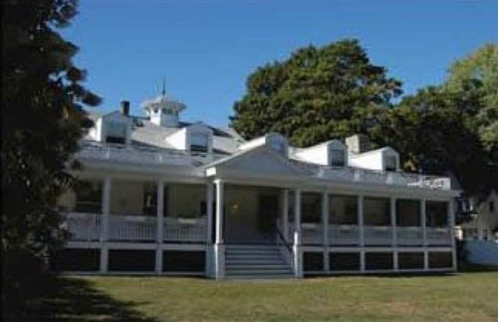 Captain Stannard Bed and Breakfast Country Inn1