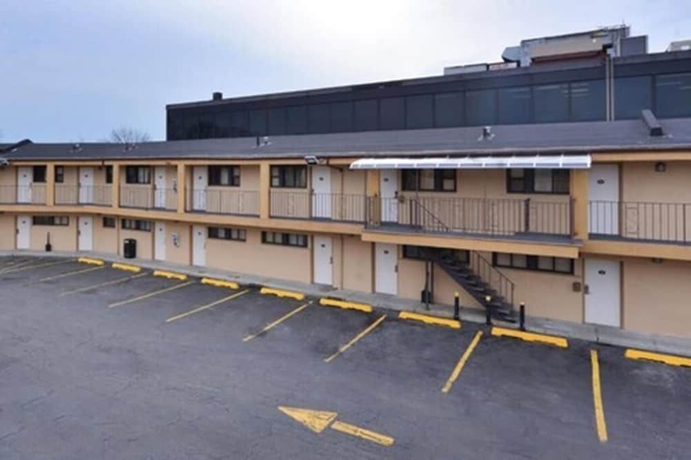 Inn at Jericho0