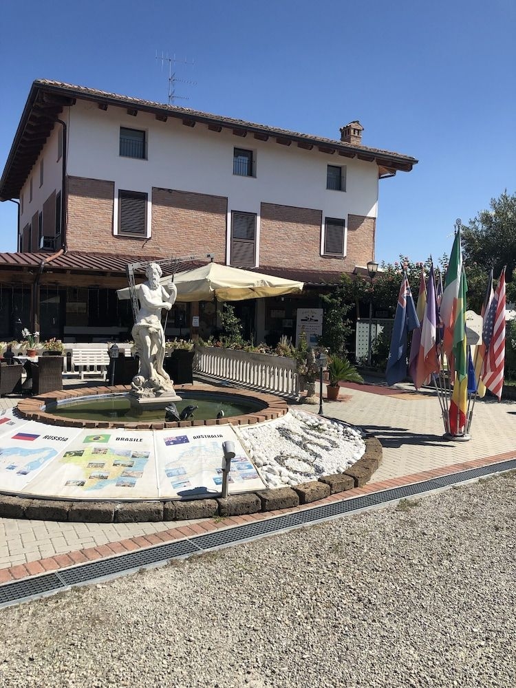 Oasi Hotel0