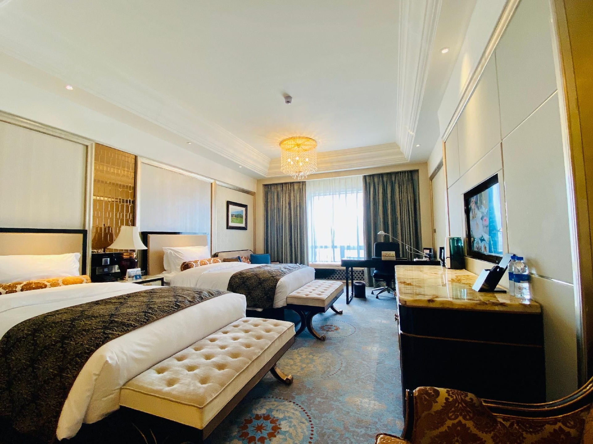 อินเตอร์คอนติเนนตัล ลาซา พาราไดซ์ (InterContinental Lhasa Paradise)1
