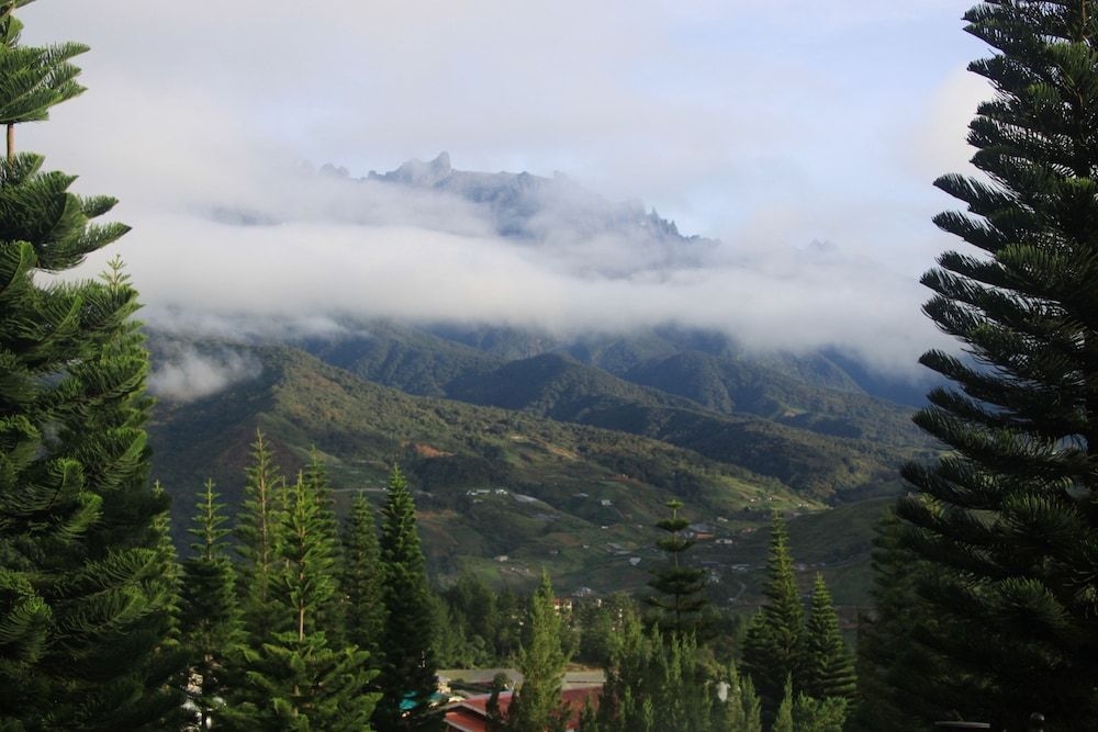 คินาบาลู ไพน์ รีสอร์ท (Kinabalu Pine Resorts)0