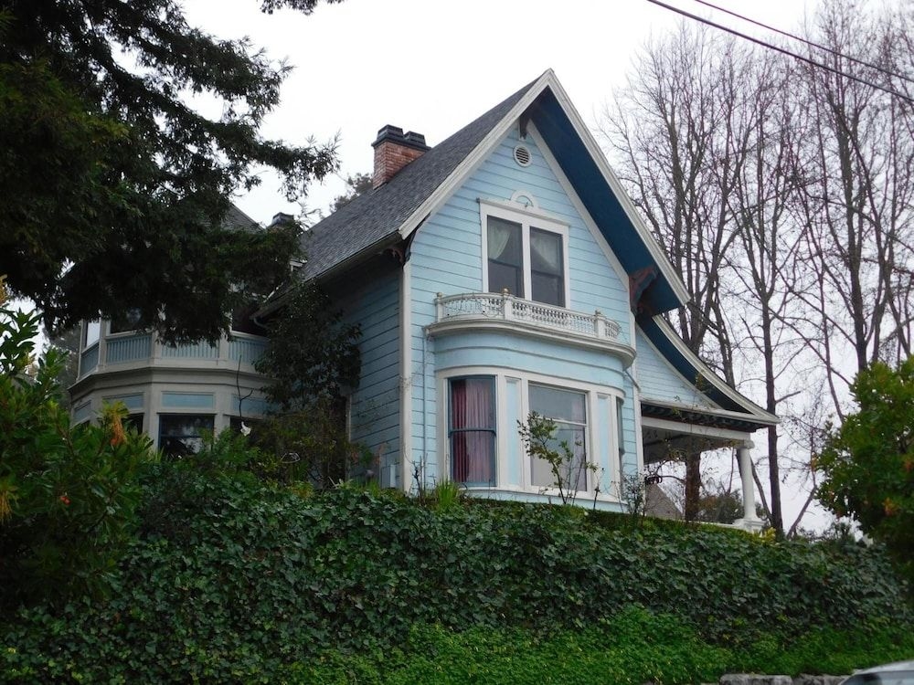 Cliff Crest Bed & Breakfast2