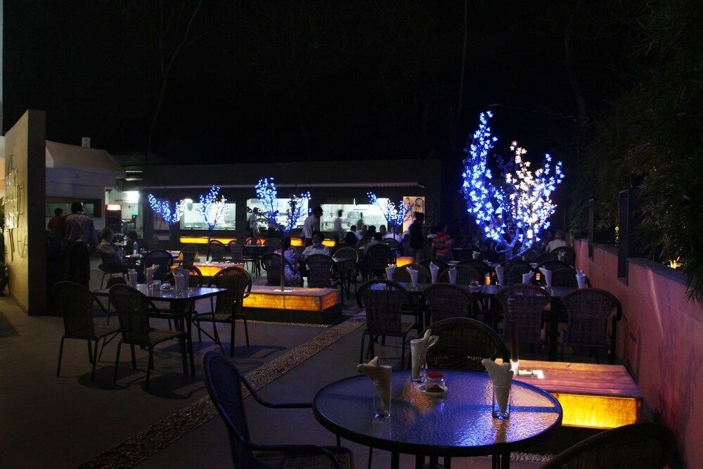 โรงแรมเดอะ เมเนอร์ (The Manor Hotel)4