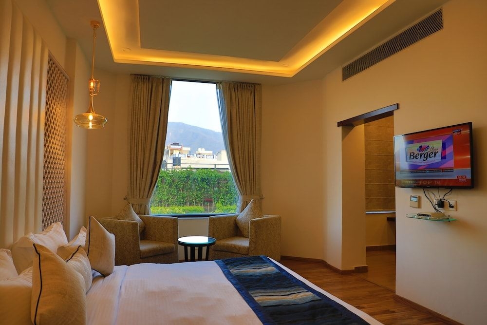 Hotel Natraj0