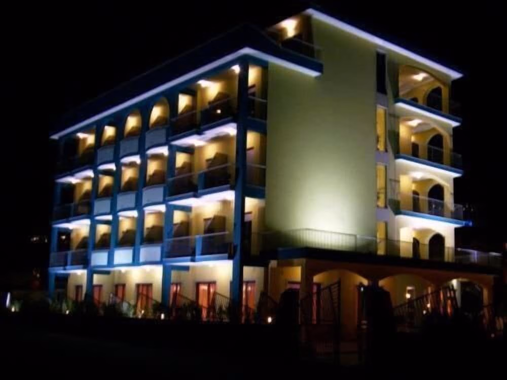 Meridian Hotel0