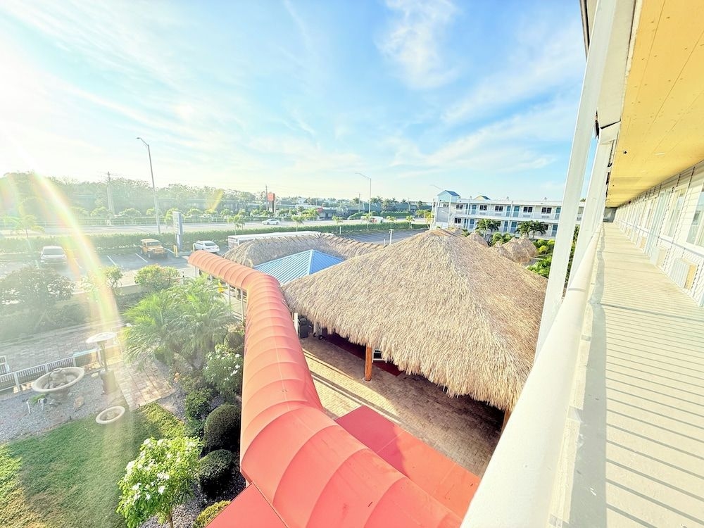 Lantern Inn & Suites1