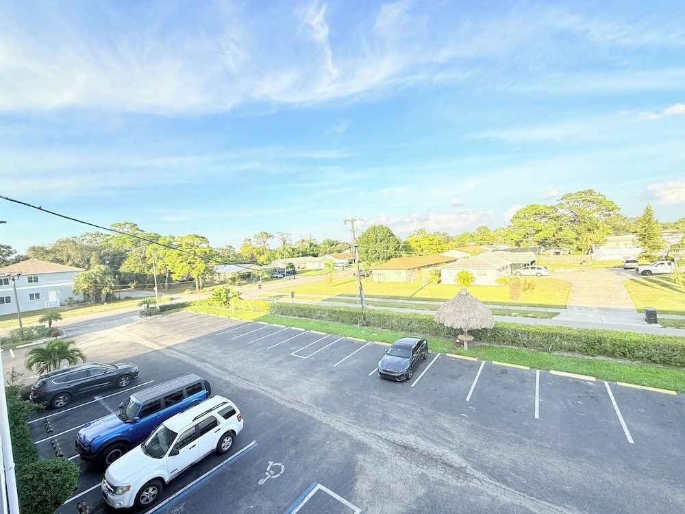 Lantern Inn & Suites2