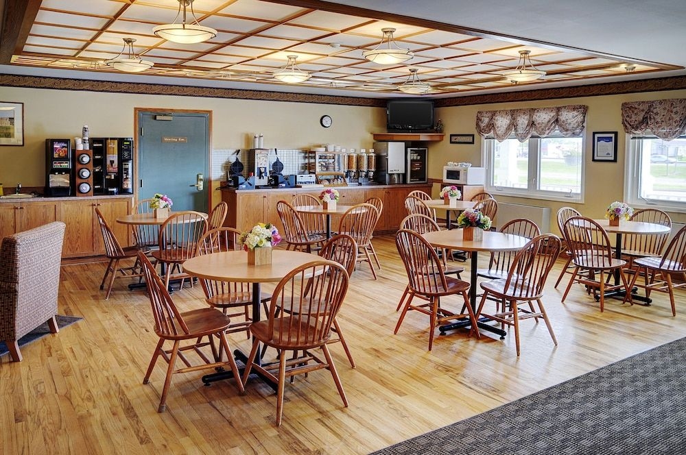 Lakeview Inn and Suites Brandon4