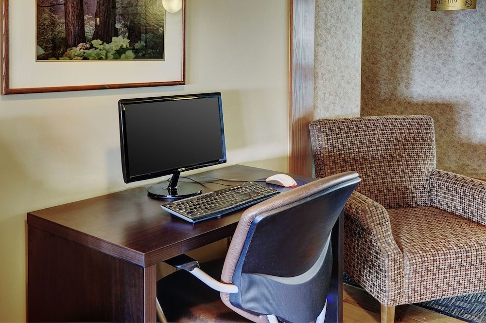 Lakeview Inn and Suites Brandon1