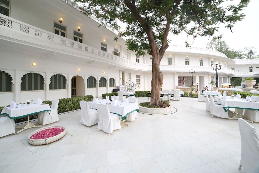 Garden Hotel1