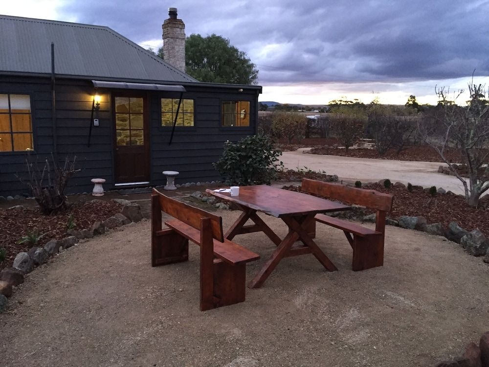 Keefer's Cottage2