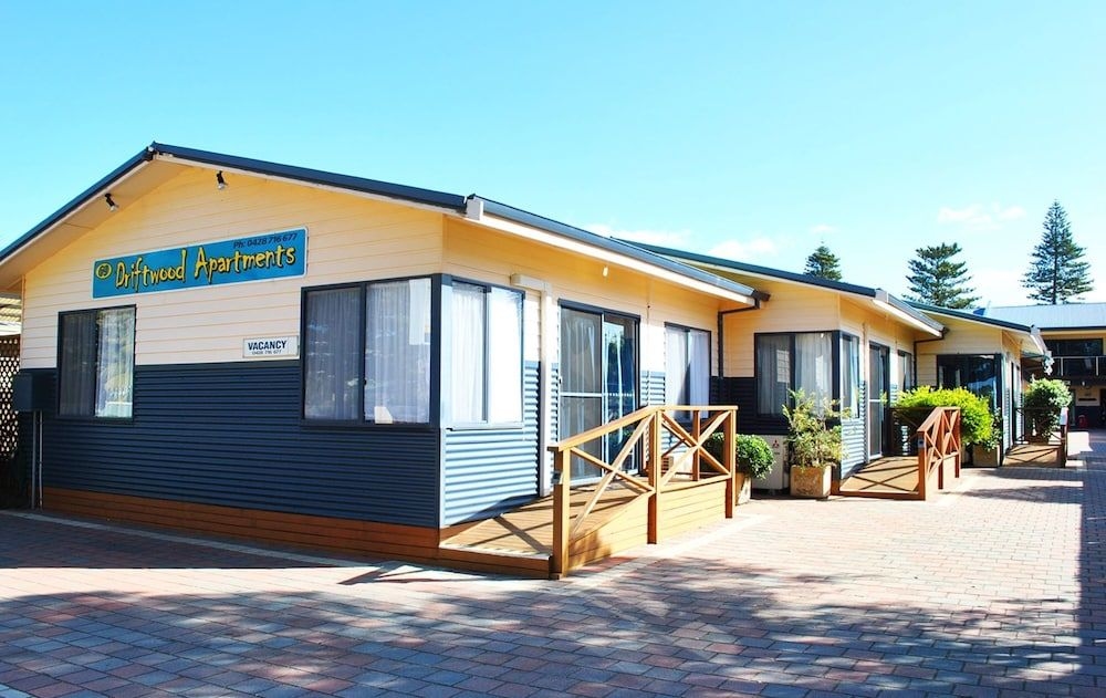 Driftwood Apartments3