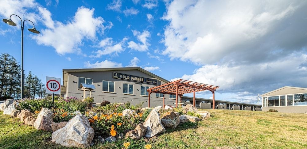 Gold Panner Motor Inn1