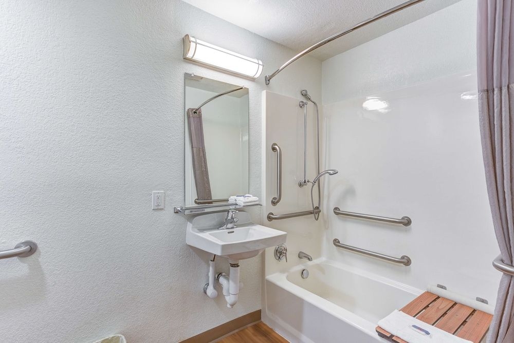 Motel 6 Tigard West2