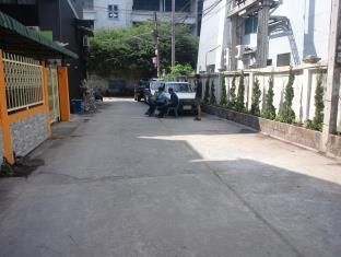 Nalin Guesthouse1