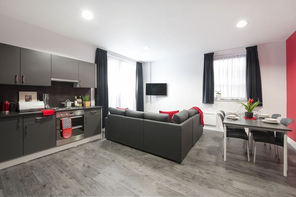 Destiny Student - Arran House3