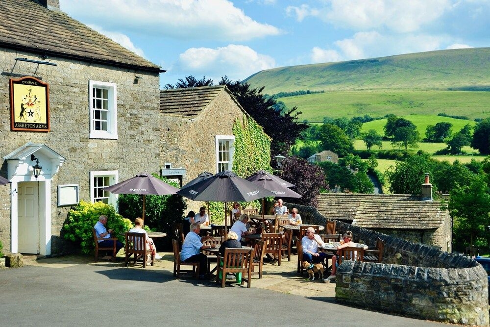 Assheton Arms3