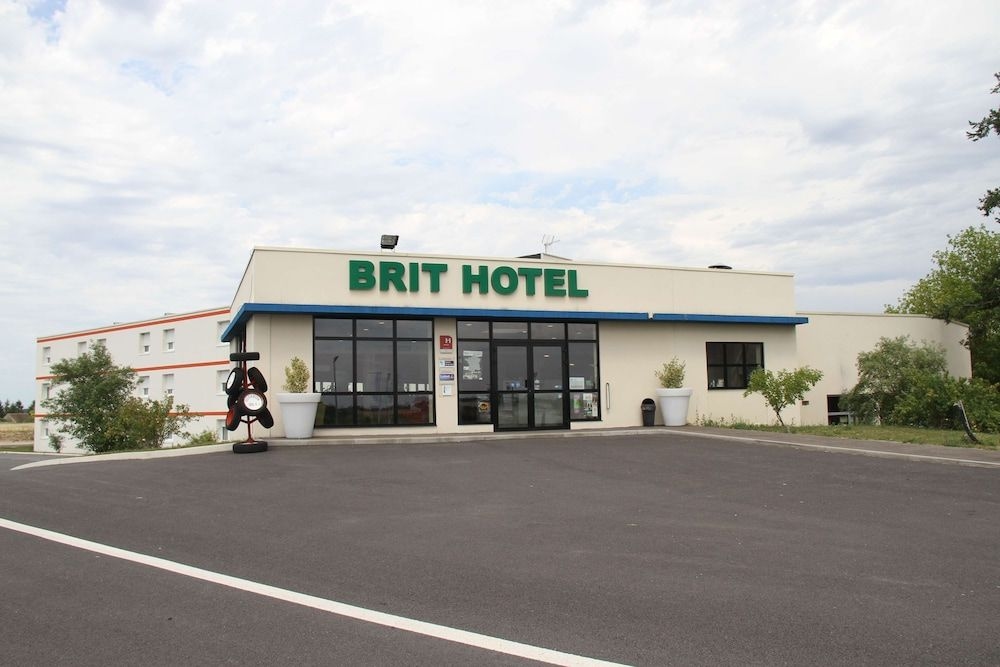 Brit Hotel Montargis1