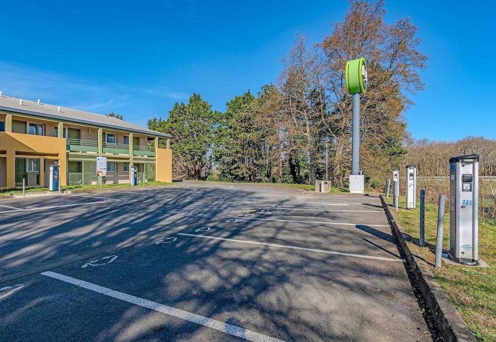 B&B Hotel BREST Kergaradec1
