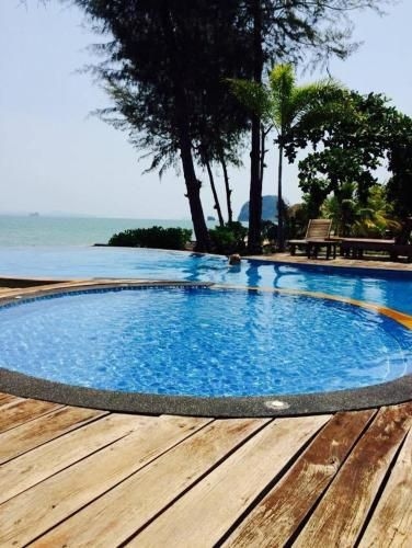 ทิวสน บีช รีสอร์ต (Thiwson Beach Resort)1