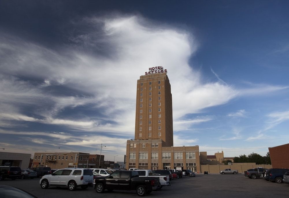 Hotel Settles1