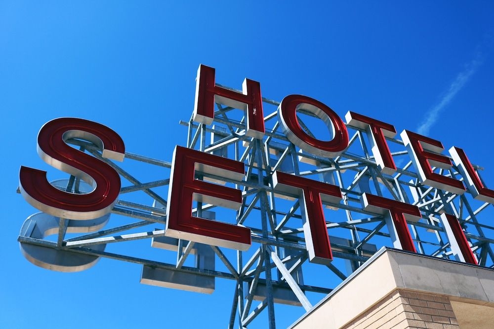 Hotel Settles3