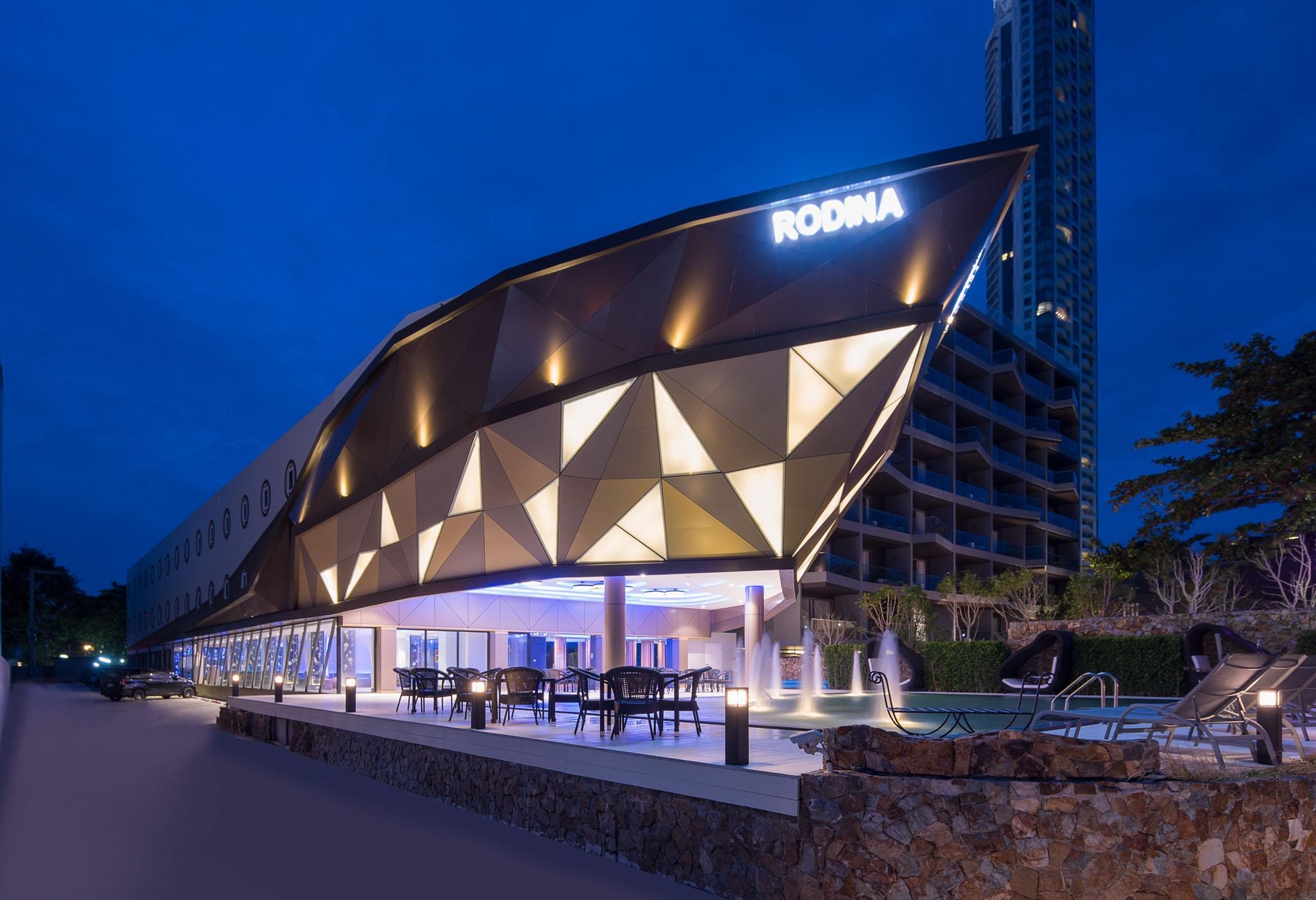โรงแรมรอดีนา บีช (Rodina Beach Hotel)4