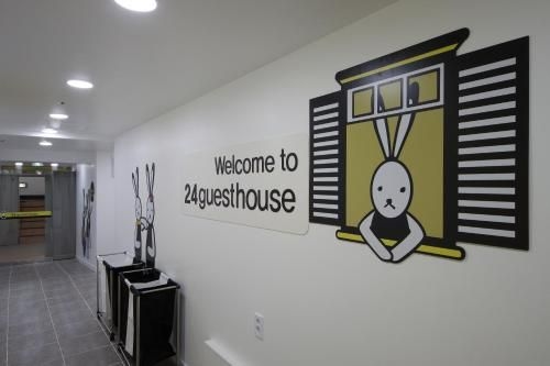 24 เกสต์เฮาส์ เมียงดง ทาวน์ (24 guesthouse Myeongdong Town)1