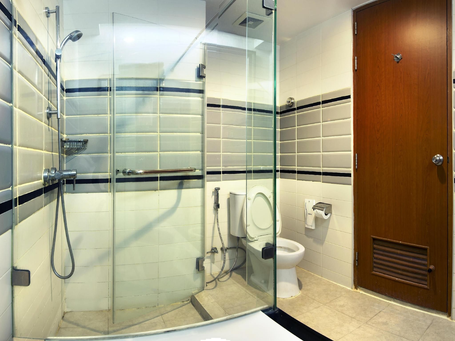 โรงแรมธำรงอินท์ (Thamrongin Hotel)2