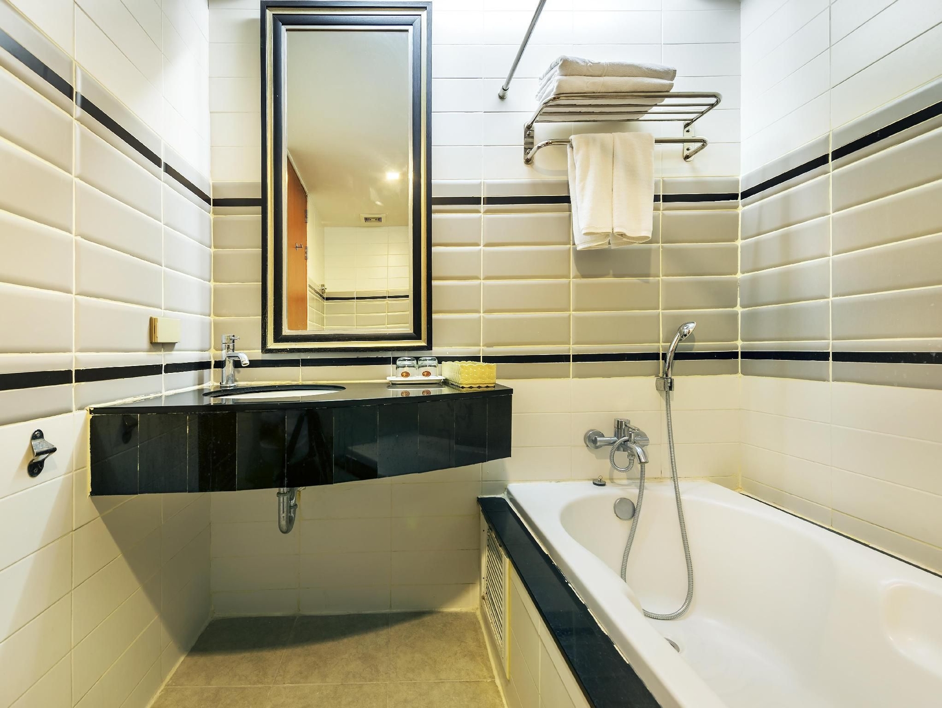 โรงแรมธำรงอินท์ (Thamrongin Hotel)3