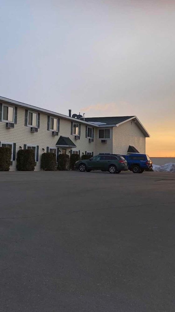 Value Host Motor Inn1