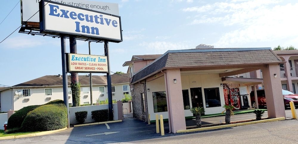 Executive Inn4