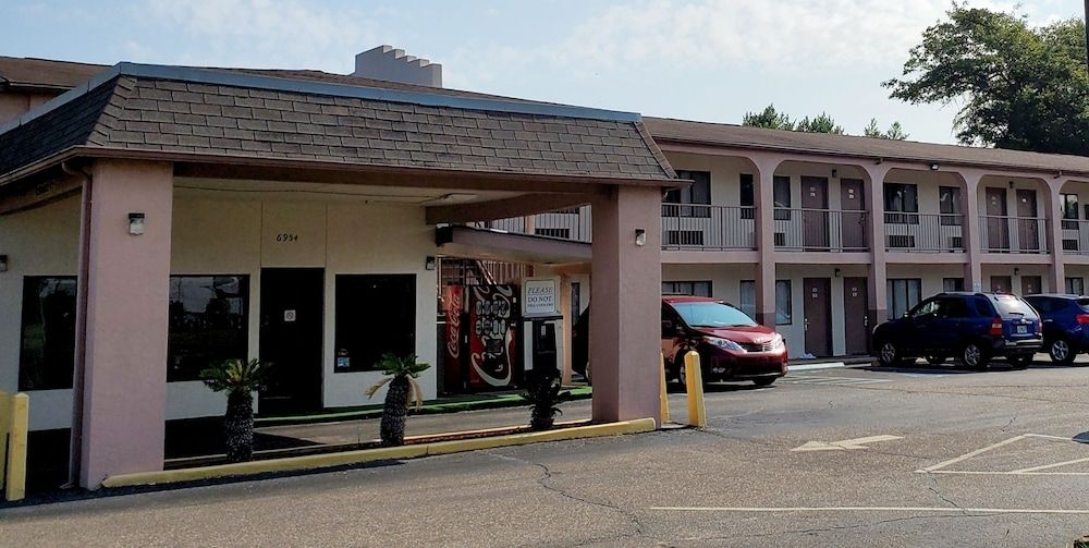 Executive Inn3