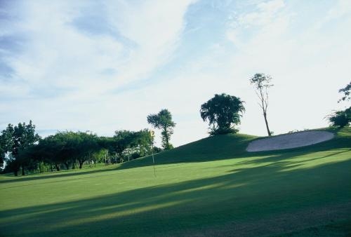 ยูนิแลนด์ กอล์ฟ แอนด์ รีสอร์ท (Uniland Golf & Resort)2