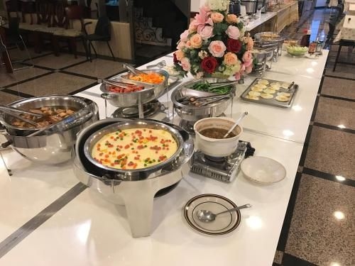 โรงแรมซันไร้ส์ (Sunrise Hotel)1