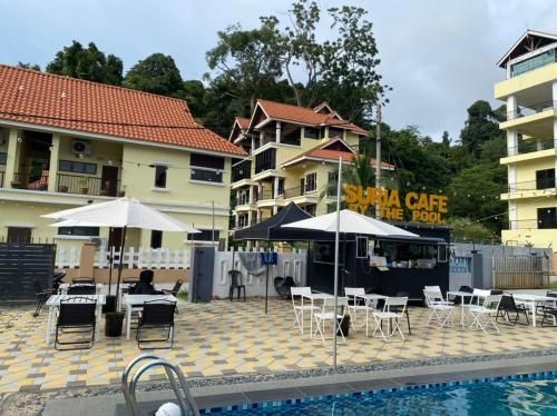 สุเรีย บีช รีสอร์ท (Suria Beach Resort)2