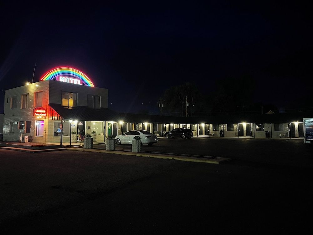 Rainbow Motel3