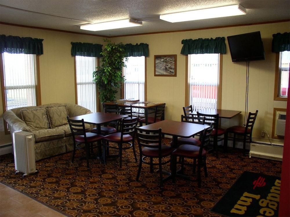 Budget Inn3