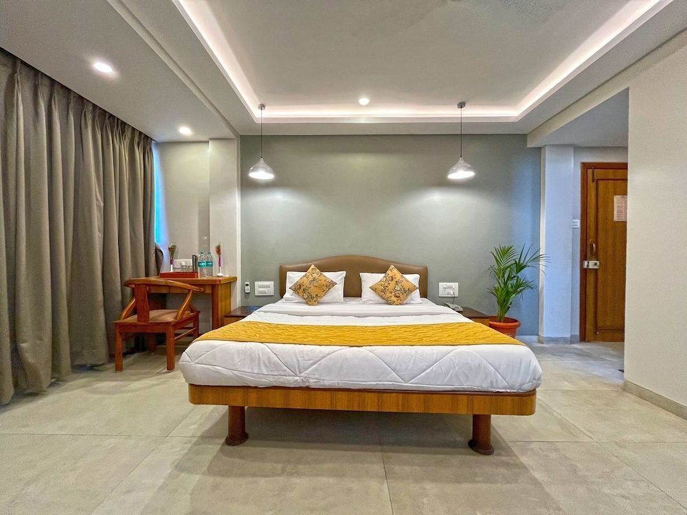 Hotel Parklane1