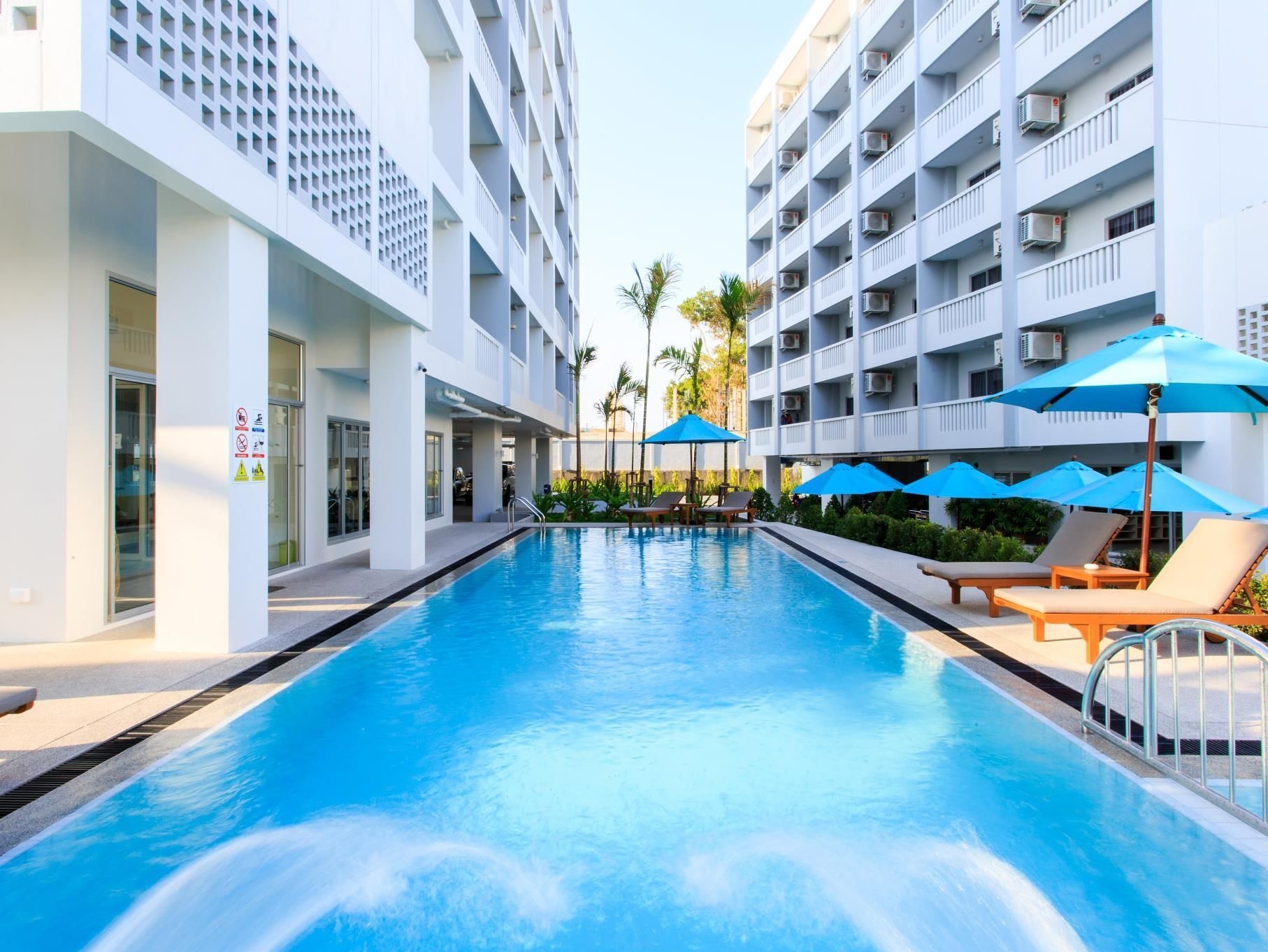 รีเซนตา สวีท ภูเก็ต สวนหลวง (Recenta Suite Phuket Suanluang)1