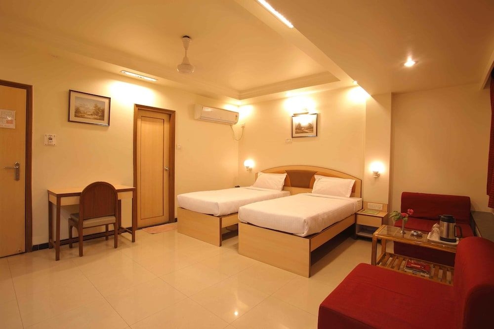 Hotel Suyash Deluxe2