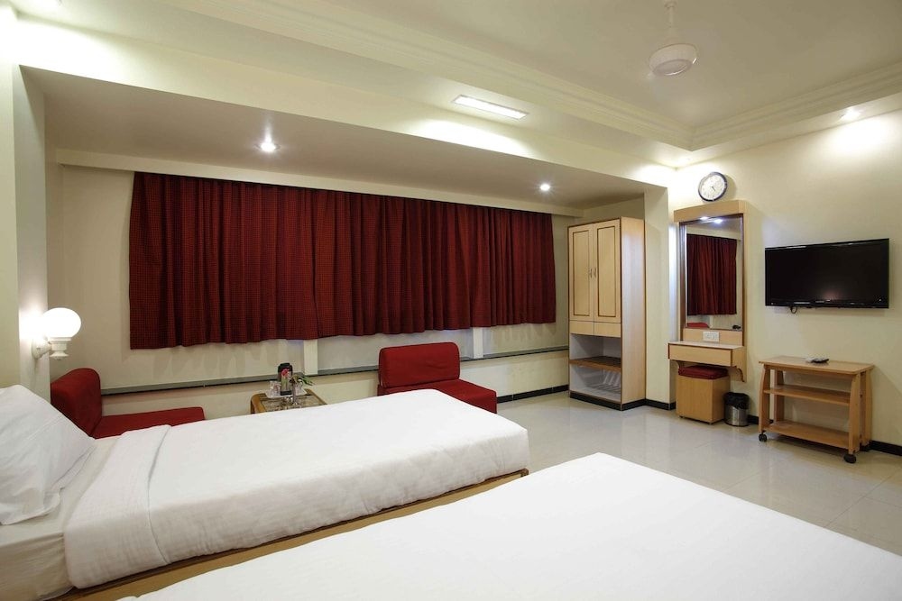 Hotel Suyash Deluxe4