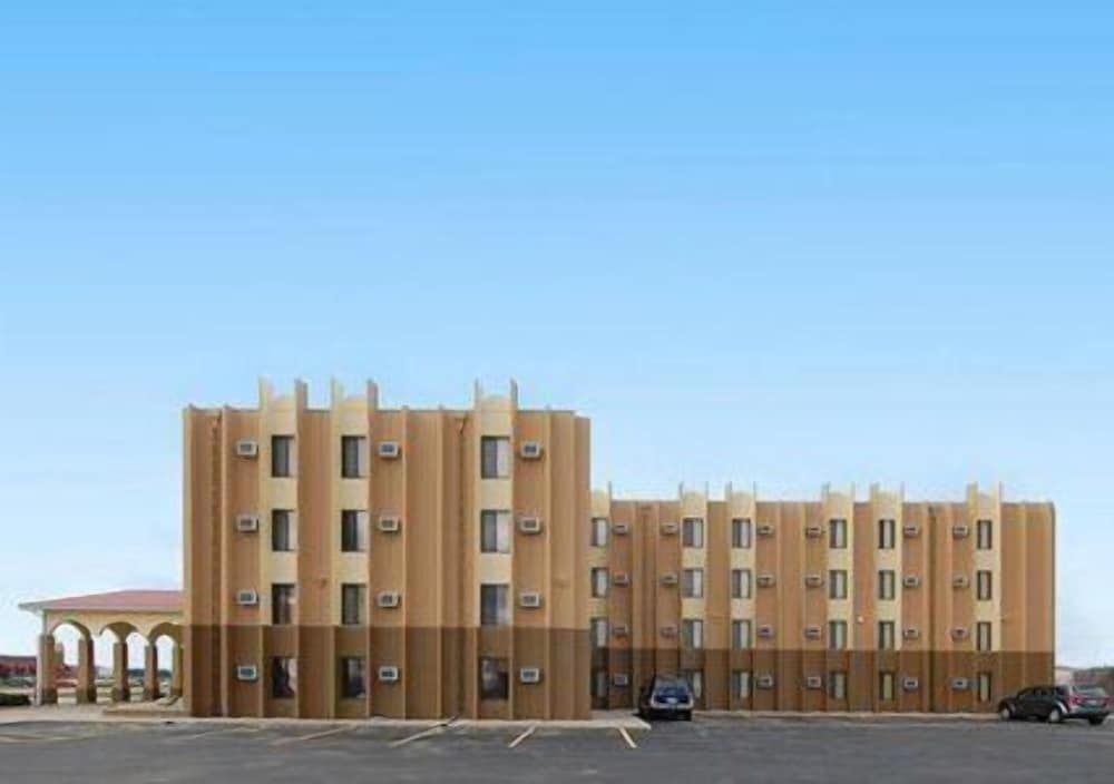 Rodeway Inn & Suites1