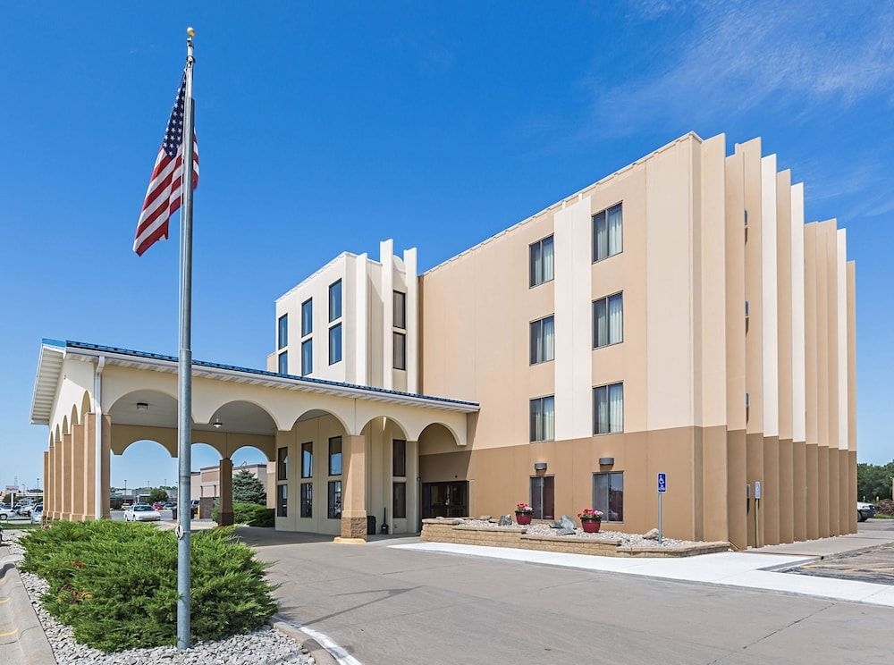 Rodeway Inn & Suites4