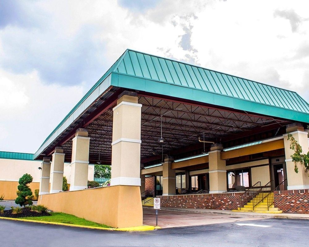 Quality Inn & Suites Conference Center3