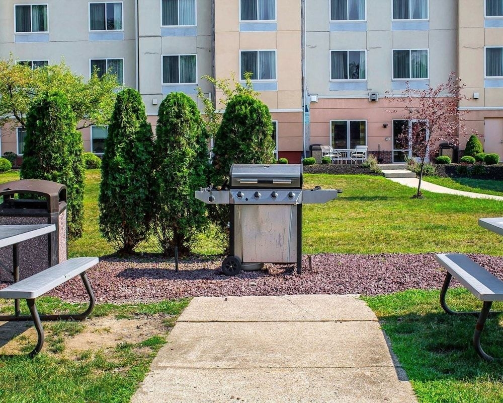 Quality Inn & Suites Conference Center2