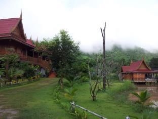 ล้อมรัก รีสอร์ท (Lom Rak Resort)4