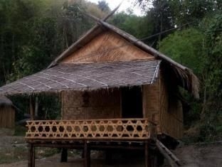 ล้อมรัก รีสอร์ท (Lom Rak Resort)3